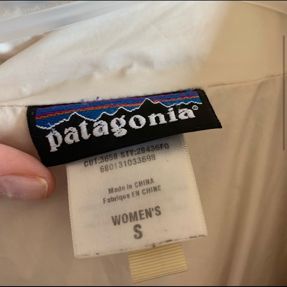 Women’s Patagonia Down With It Parka - Picture 3 of 9